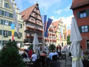 Terrasse dans une rue de Dinkelsbühl