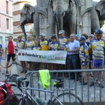 Les cyclistes au départ
