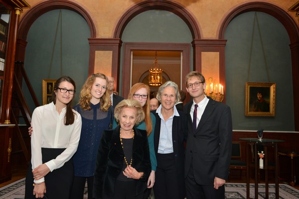 Les stagiaires chez Madame l'Ambassadeur