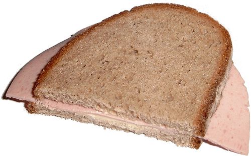 “Pausenbrot” modèle standard, 2 tranches de pain, beurre et tranche de charcuterie - Photo GNU FDL
